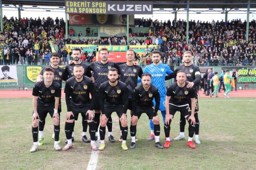 1966 EDREMİTSPOR, MUSTAFA KEMAL PAŞA BELEDİYESPOR'U 3-2 MAĞLUP ETTİ