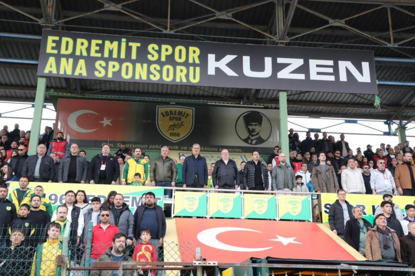 1966 EDREMİTSPOR, MUSTAFA KEMAL PAŞA BELEDİYESPOR'U 3-2 MAĞLUP ETTİ