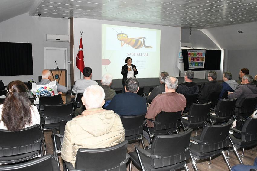 Büyükşehir’den arıcıları bir araya getiren panel