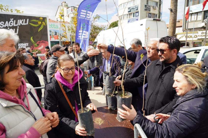 Edremit Belediyesi’nden Orman Haftası’nda ücretsiz fidanı dağıtımı