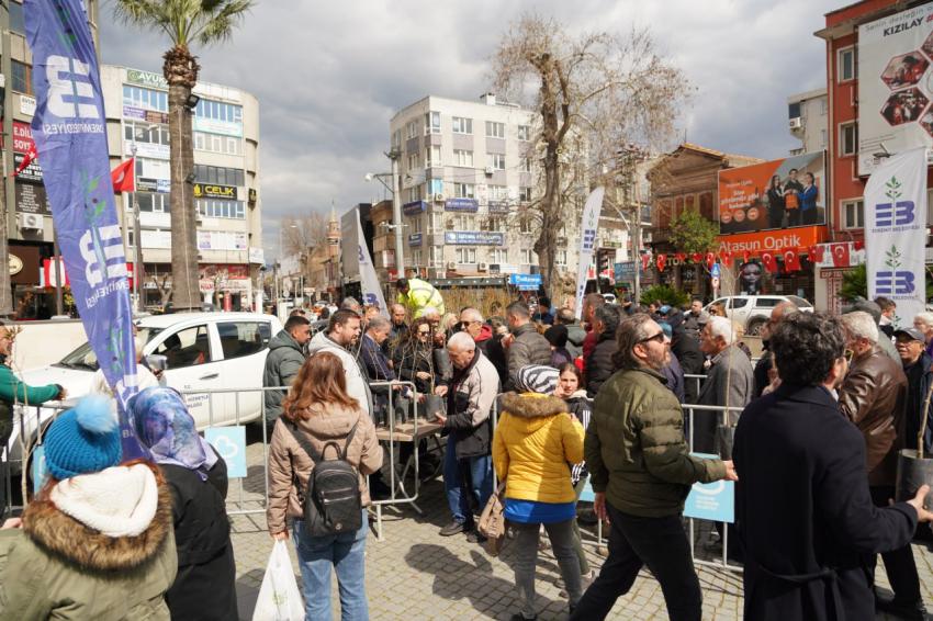 Edremit Belediyesi’nden Orman Haftası’nda ücretsiz fidanı dağıtımı