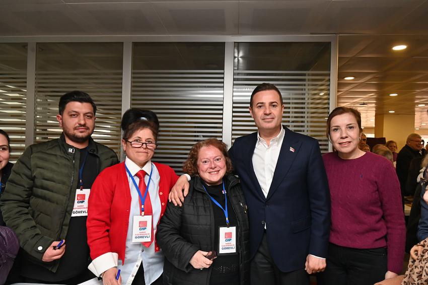 BAŞKAN AKIN EŞİYLE BİRLİKTE DEMOKRASİ İÇİN OYUNU KULLANDI