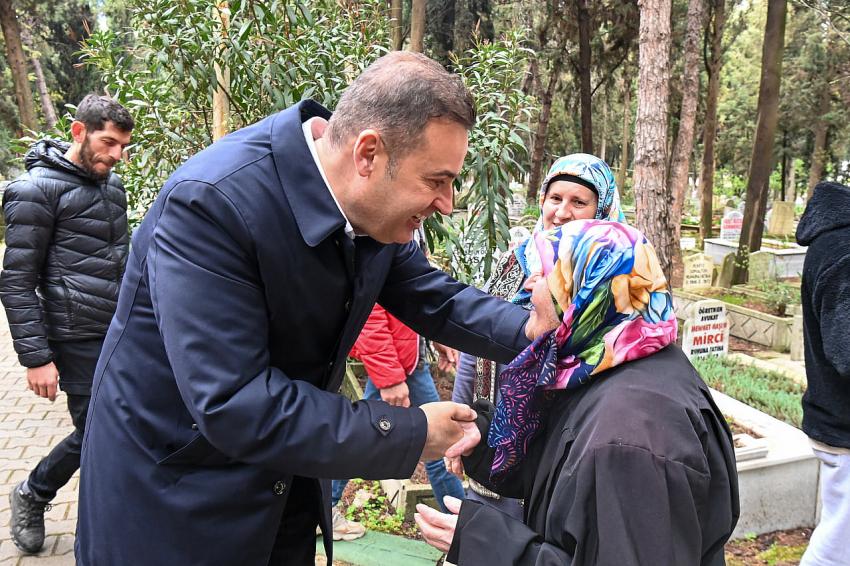 AHMET AKIN RAMAZAN BAYRAMI COŞKUSUNU HEMŞEHRİLERİYLE PAYLAŞTI