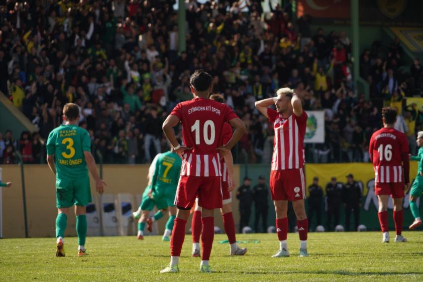 EDREMİTSPOR SON DAKİKA GOLÜYLE LİDERLİĞİ GERİ ALDI