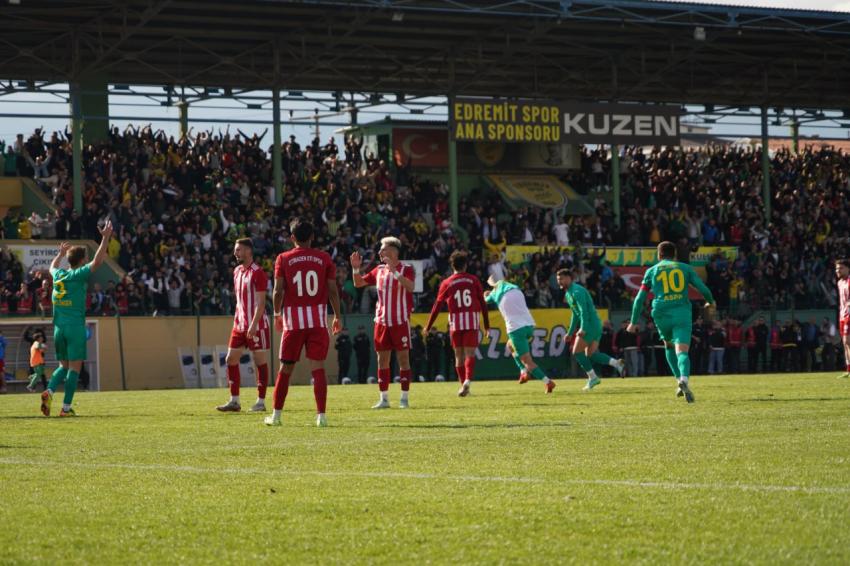 EDREMİTSPOR SON DAKİKA GOLÜYLE LİDERLİĞİ GERİ ALDI