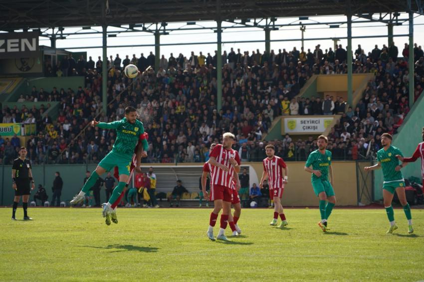 EDREMİTSPOR SON DAKİKA GOLÜYLE LİDERLİĞİ GERİ ALDI