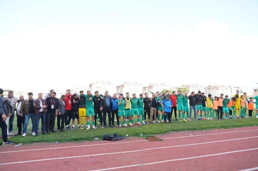 EDREMİTSPOR SON DAKİKA GOLÜYLE LİDERLİĞİ GERİ ALDI