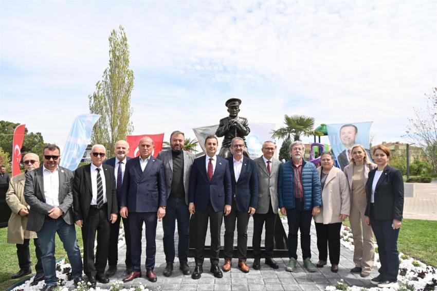 Ahmet Akın’dan Tıbbiyeli Hikmet’e vefa