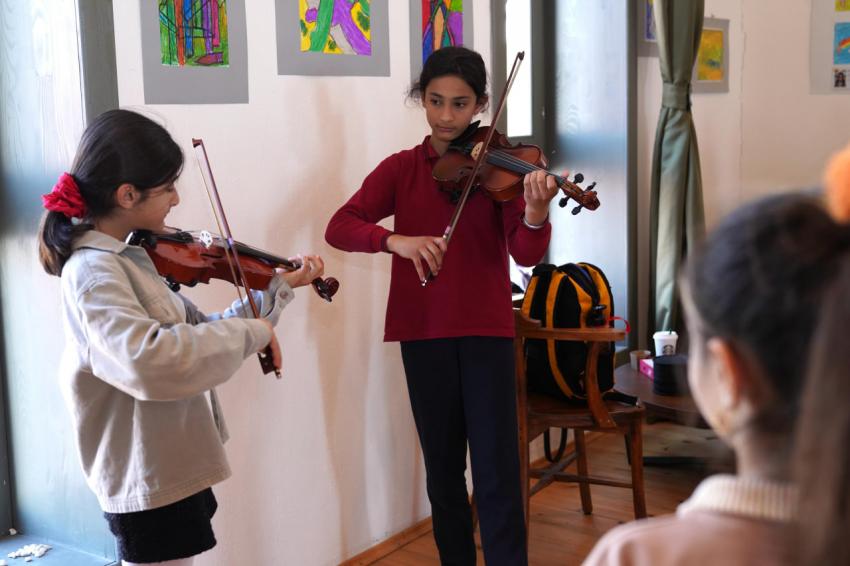 Ayvalık’ta Geleneksel Oyunlarla Dolu Renkli Bir Gün
