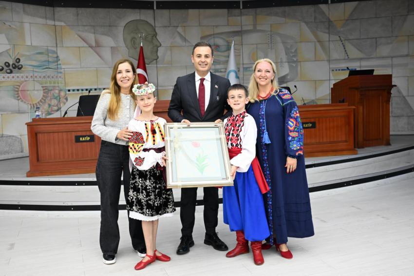 Ahmet Akın, dünya çocuklarını ağırladı