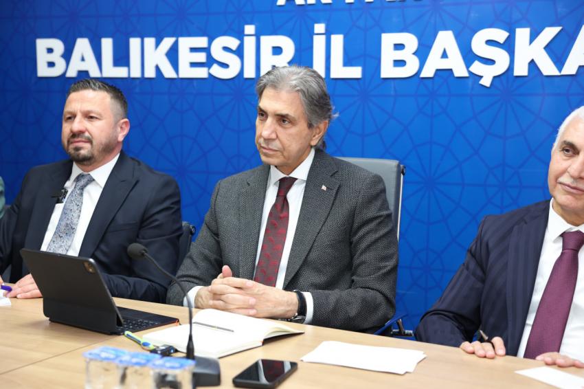 AK PARTİ GENEL BAŞKAN YARDIMCISI VE YEREL YÖNETİMLER BAŞKANI MUSTAFA DEMİR BALIKESİR’DE YOĞUN ZİYARETLER GERÇEKLEŞTİRDİ