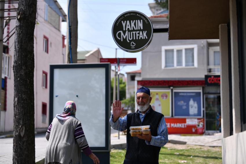 Ahmet Akın ile “Yakın Mutfak” zorlu ekonomik koşullarda halkın hizmetinde