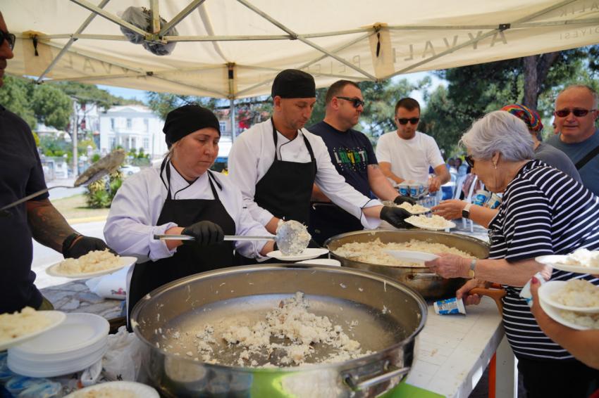 AYVALIK’TA HIDIRELLEZ COŞKUSU ÇAMLIK’TA YAŞANDI
