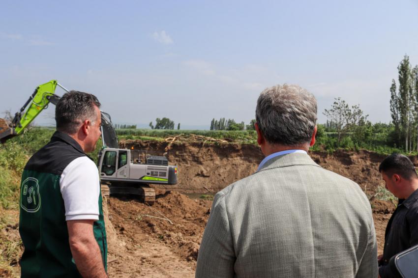 Canbey’den Kırsala Yatırım Hamlesi: Balıklı Köprüsü Çalışmaları Başladı