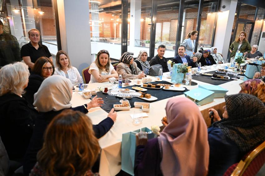 Akın: “Bu belediyenin kapıları size sonuna kadar açık”