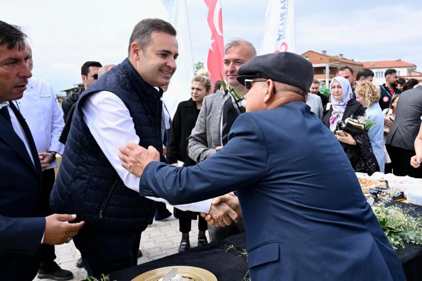 Akın’dan Kaymak Yapım ve Bal Dolum Tesisi müjdesi