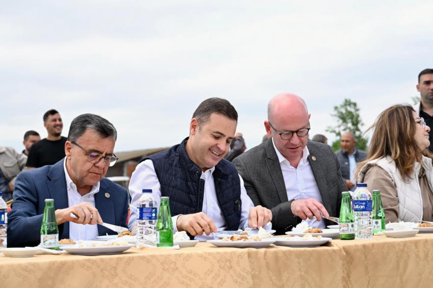 Akın’dan Kaymak Yapım ve Bal Dolum Tesisi müjdesi