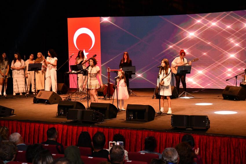 Balıkesir’de anneler ve çocuklarından benzersiz konser