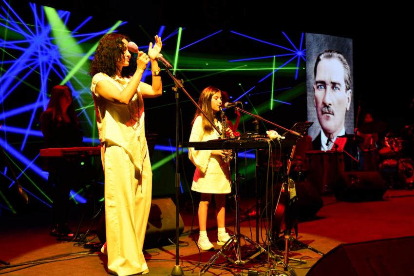 Balıkesir’de anneler ve çocuklarından benzersiz konser