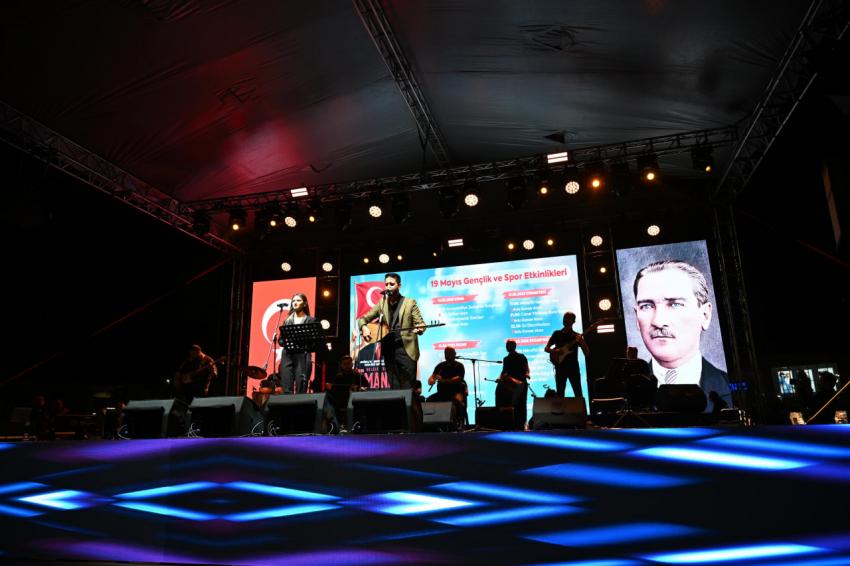 Zeybekler Buluşması ve Kahramanlık Konserine büyük ilgi