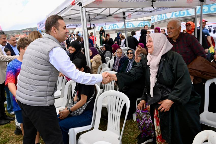 Akın, hafta sonu mesaisini köy hayırlarına ayırdı
