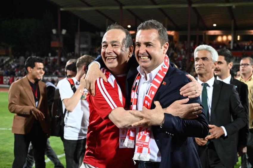 Ahmet Akın, BALKES maçında takımla tek yürek oldu