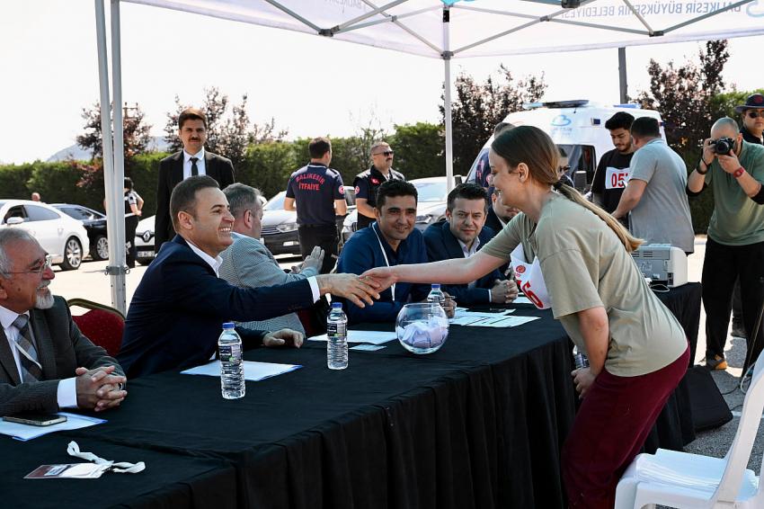 Akın: “Liyakat esaslı bir süreç yönetiyoruz”