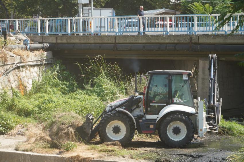 Edremit Çayı ve Şahinderesi’nde temizlik çalışmaları
