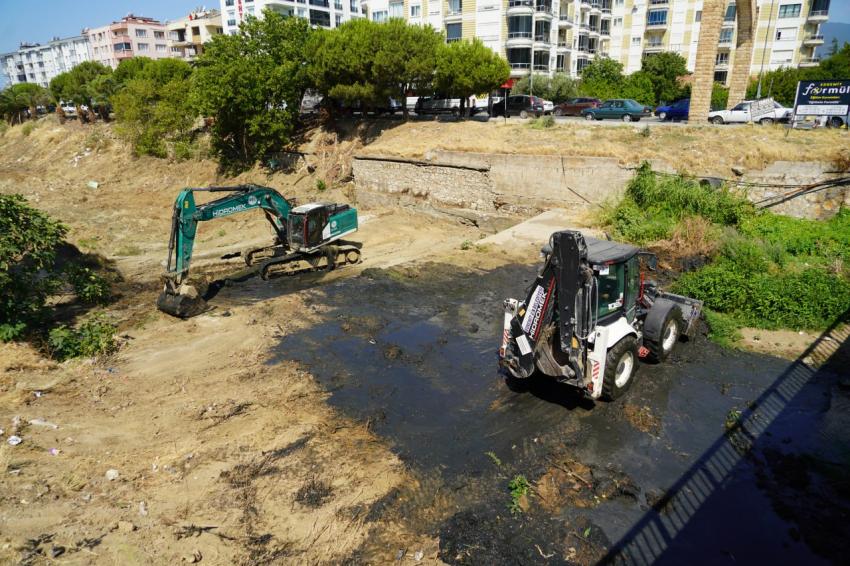 Edremit Çayı ve Şahinderesi’nde temizlik çalışmaları