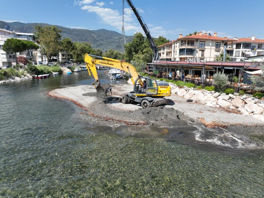 Edremit Çayı ve Şahinderesi’nde temizlik çalışmaları