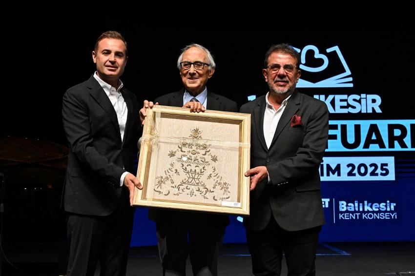 Akın: “Kitap fuarımızı Balıkesir’imize armağan ediyoruz”