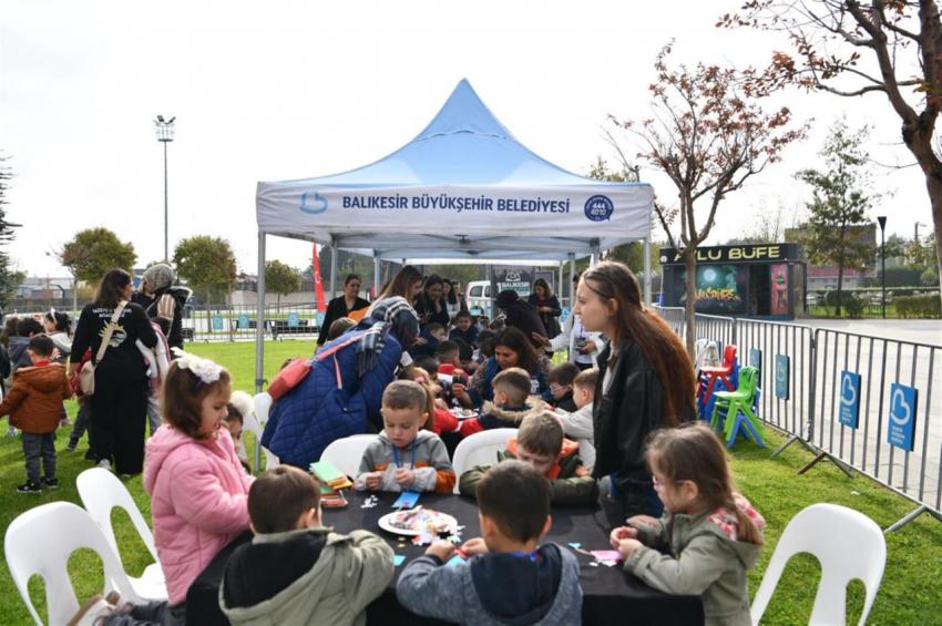 Akın: “Kitap fuarımızı Balıkesir’imize armağan ediyoruz”