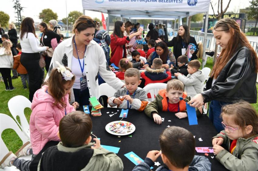 Akın: “Kitap fuarımızı Balıkesir’imize armağan ediyoruz”