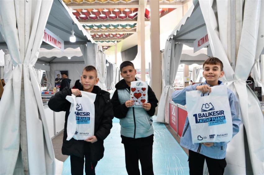 Akın: “Kitap fuarımızı Balıkesir’imize armağan ediyoruz”