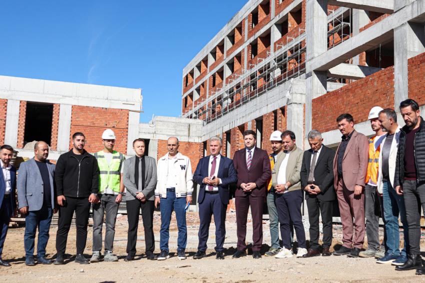 MUSTAFA CANBEY: “EDREMİT DEVLET HASTANESİ, KÖRFEZ BÖLGEMİZİN SAĞLIK ÜSSÜ OLACAK”