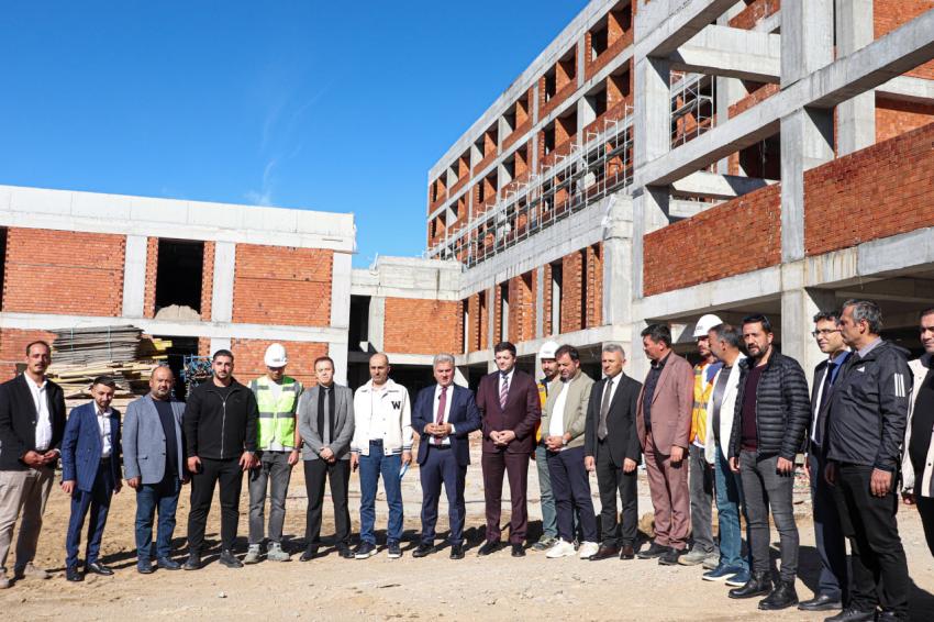 MUSTAFA CANBEY: “EDREMİT DEVLET HASTANESİ, KÖRFEZ BÖLGEMİZİN SAĞLIK ÜSSÜ OLACAK”