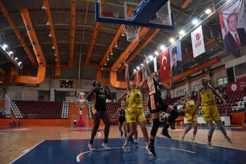 Gürespor, kazanmaya devam ediyor