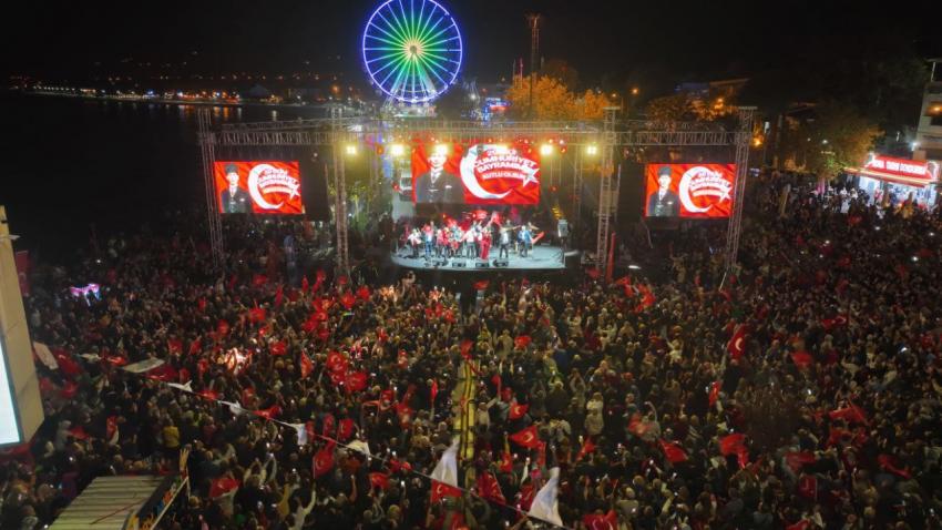 Edremit'te Cumhuriyet coşkusu