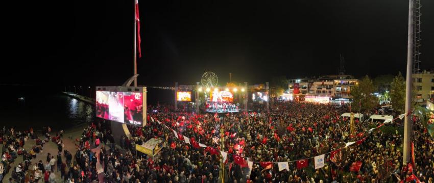 Edremit'te Cumhuriyet coşkusu