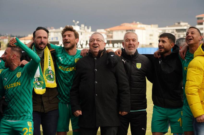 1966 Edremitspor zirveye ortak oldu