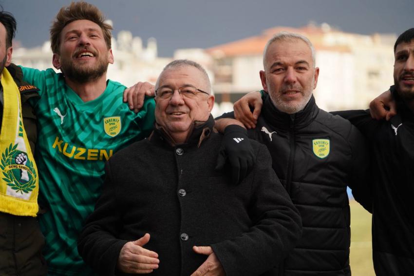 1966 Edremitspor zirveye ortak oldu