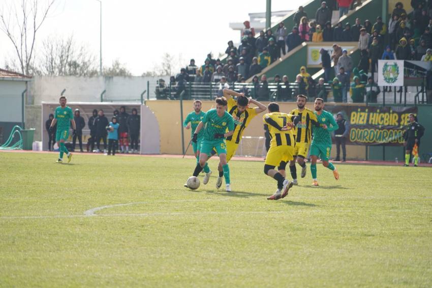 1966 Edremitspor zirveye ortak oldu