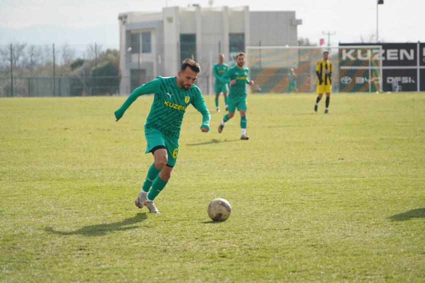 1966 Edremitspor zirveye ortak oldu