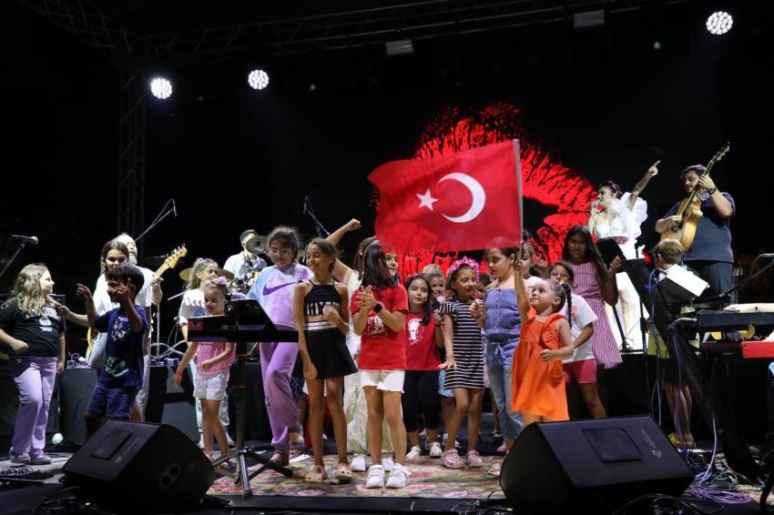 30 Ağustos Zafer Bayramı Edremit'te coşkuyla kutlandı