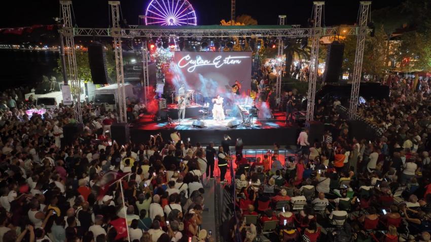 30 Ağustos Zafer Bayramı Edremit'te coşkuyla kutlandı