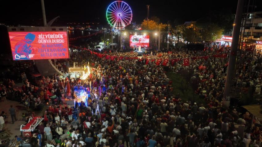 30 Ağustos Zafer Bayramı Edremit'te coşkuyla kutlandı