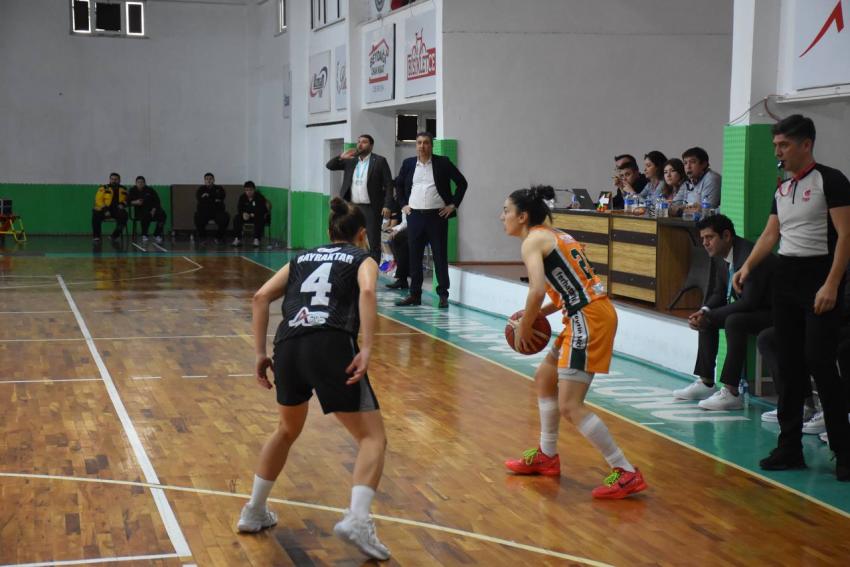 Gürespor, şampiyonluk yolunda namağlup ilerliyor