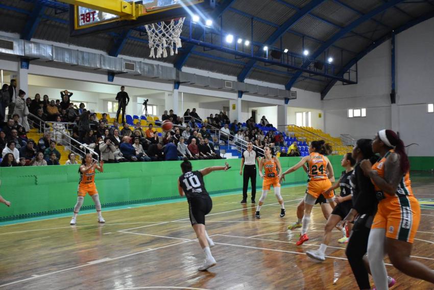 Gürespor, şampiyonluk yolunda namağlup ilerliyor