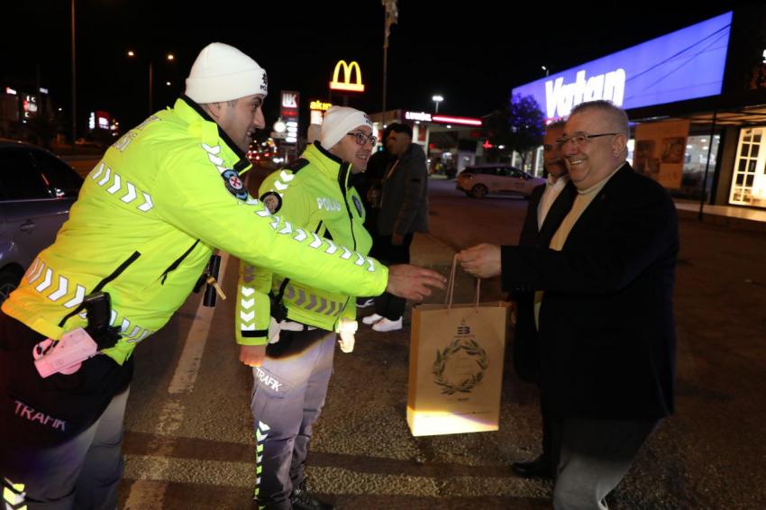 Başkan Ertaş yeni yılı vatandaşlarla birlikte karşıladı