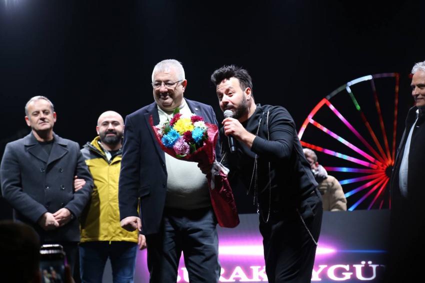 Başkan Ertaş yeni yılı vatandaşlarla birlikte karşıladı